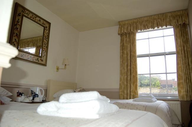 Whyte Harte Hotel Redhill  Exterior foto